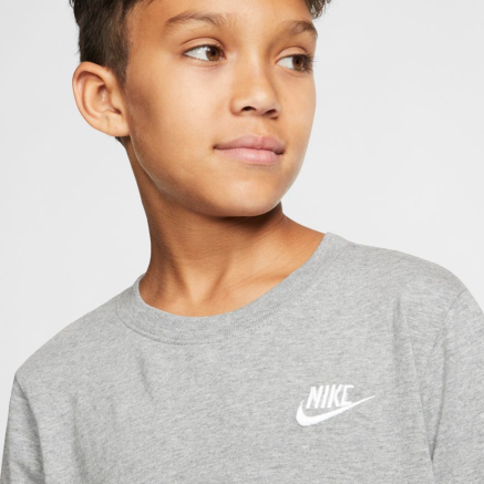 Футболка Nike детская B Nsw Tee Emb Futura - 128874, фото 5 - интернет-магазин MEGASPORT