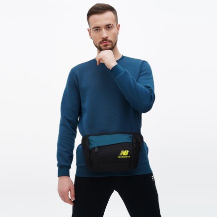 Сумка New Balance Essentials Waist Bag - 142336, фото 2 - інтернет-магазин MEGASPORT