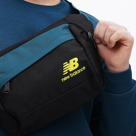 Сумка New Balance Essentials Waist Bag - 142336, фото 5 - інтернет-магазин MEGASPORT