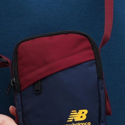 Сумка New Balance Essentials Shoulder Bag - 142334, фото 9 - интернет-магазин MEGASPORT