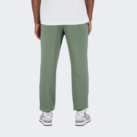 Спортивные штаны New Balance Essentials Stacked Logo Sweatpant - 154429, фото 2 - интернет-магазин MEGASPORT