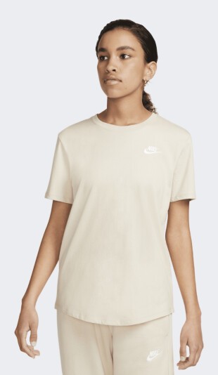 Футболка Nike W NSW CLUB SS TEE - 158628, фото 1 - интернет-магазин MEGASPORT