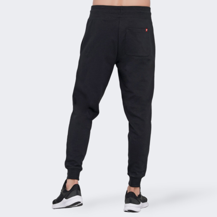 Спортивные штаны New Balance Essentials Stacked Logo - 124782, фото 2 - интернет-магазин MEGASPORT