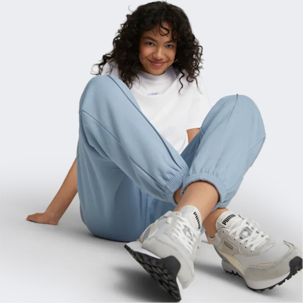 Спортивные штаны Puma Classics Sweatpants FL - 148466, фото 4 - интернет-магазин MEGASPORT