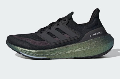 Кросівки Adidas ULTRABOOST LIGHT - 162618, фото 1 - інтернет-магазин MEGASPORT