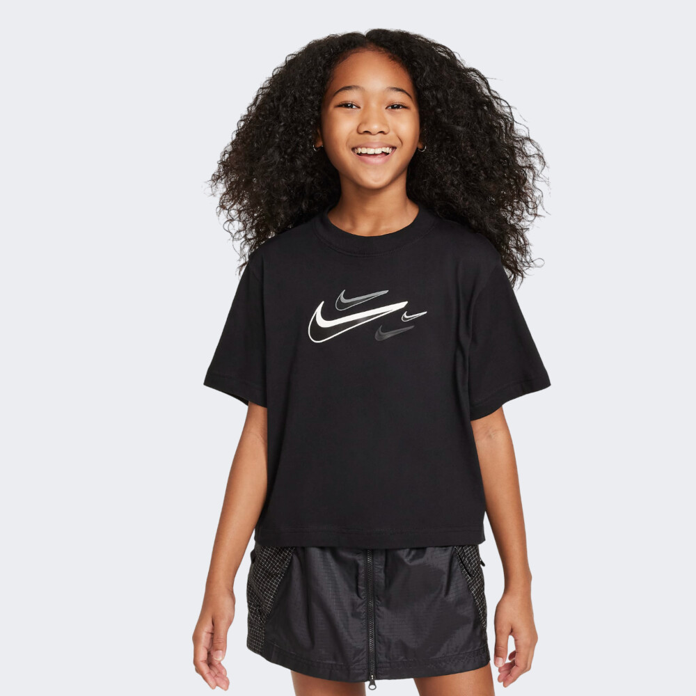 спущенные трусы под юбкой Футболка Nike детская G NSW TEE BOXY SWOOSH LOGO | Цвет: черный | купить в  интернет-магазине MEGASPORT: цена, фото | Код товара: 164398