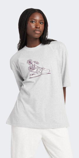 Футболка New Balance Tee Oversized Flower - 169374, фото 1 - интернет-магазин MEGASPORT