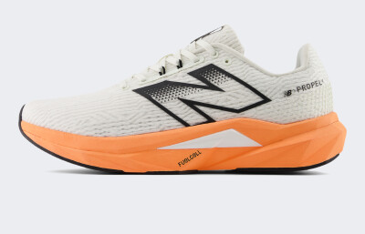 Кросівки New Balance model Propel V5 - 172266, фото 1 - інтернет-магазин MEGASPORT