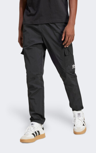 Спортивные штаны Adidas Originals ESS WOVEN CARGO - 171677, фото 1 - интернет-магазин MEGASPORT