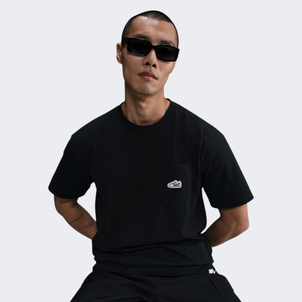 Футболка Nike U NSW TEE M90 SNKR PTCH PKT 2 - 173704, фото 1 - інтернет-магазин MEGASPORT