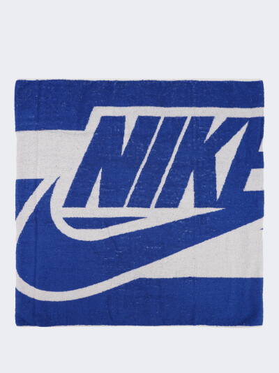 Рушник Nike CLUB POOL TOWEL AOJ GAME - 172584, фото 1 - інтернет-магазин MEGASPORT