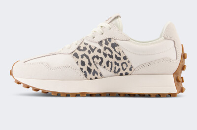 Кросівки New Balance model 327 - 173887, фото 1 - інтернет-магазин MEGASPORT