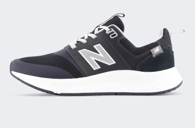Кросівки New Balance model 900 - 174563, фото 1 - інтернет-магазин MEGASPORT