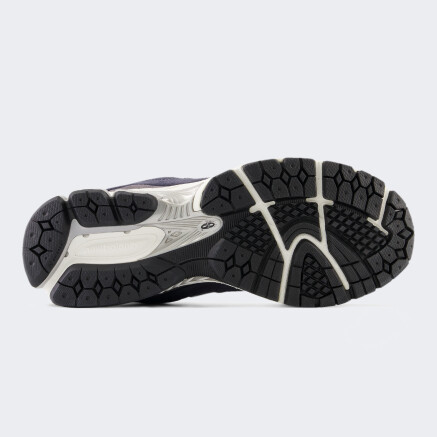 Кросівки New Balance model2002RSF - 174560, фото 6 - інтернет-магазин MEGASPORT