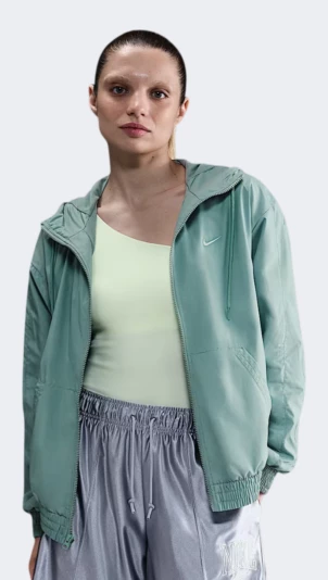Ветровка Nike W NSW ESSNTL UV WVN JKT HD - 175200, фото 1 - интернет-магазин MEGASPORT