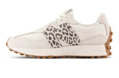 Кросівки New Balance model 327 - 173887, фото 1 - інтернет-магазин MEGASPORT