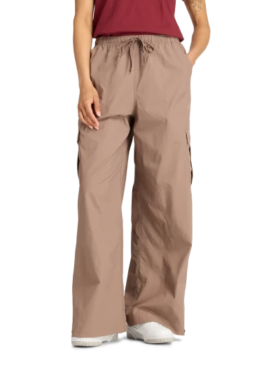 Спортивнi штани New Balance Woven Cargo Pant - 176613, фото 1 - інтернет-магазин MEGASPORT