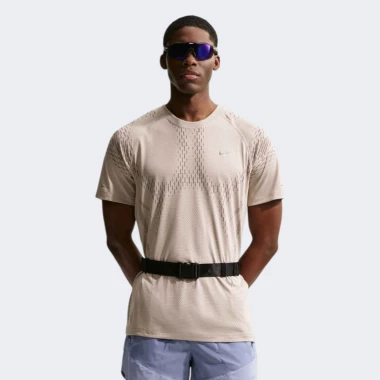 M NK DFADV STRIDE NVLTY SS TOP