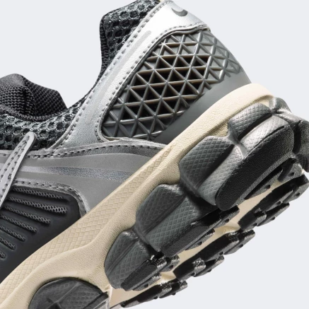 Кросівки Nike VOMERO 5 BG 1 - 179880