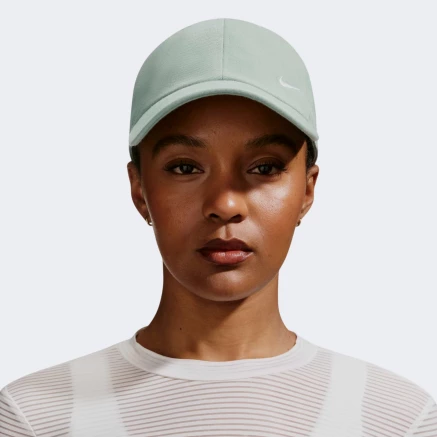 Кепка Nike U NK CLUB CAP U CB SM SWSH L - 180631 Кепка Nike U NK CLUB CAP U CB SM SWSH L - 180631